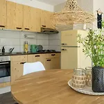 Toekomst 26 - Not Intended For Company Or Work-related