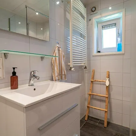 Nyaraló Toekomst 26 - Not Intended For Company Or Work-related