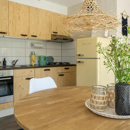 Toekomst 26 - Not Intended For Company Or Work-related