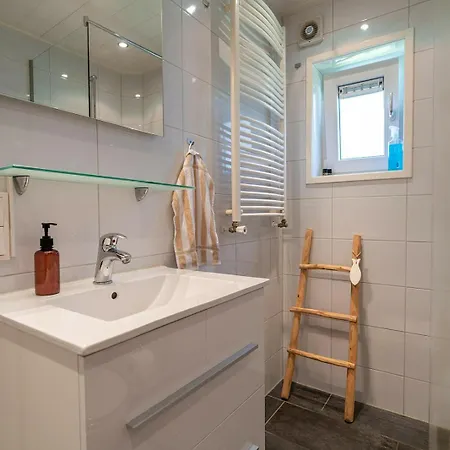 Toekomst 26 - Not Intended For Company Or Work-related アウドルプ