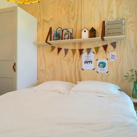 Toekomst 26 - Not Intended For Company Or Work-related アウドルプ