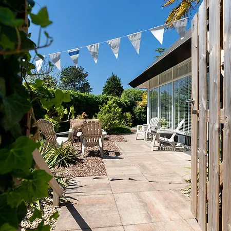 Toekomst 26 - Not Intended For Company Or Work-related