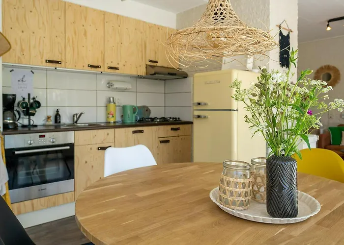 Toekomst 26 - Not Intended For Company Or Work-related