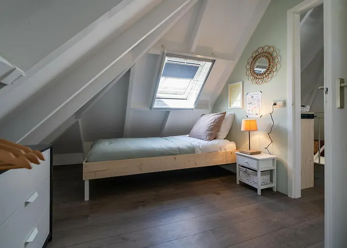 Toekomst 26 - Not Intended For Company Or Work-related