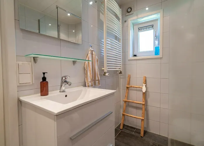 Toekomst 26 - Not Intended For Company Or Work-related アウドルプ