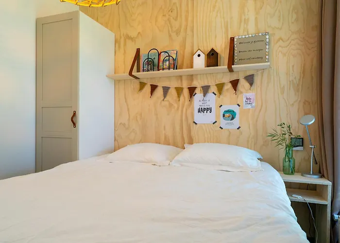 Toekomst 26 - Not Intended For Company Or Work-related アウドルプ