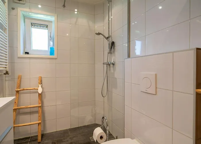 Toekomst 26 - Not Intended For Company Or Work-related * آودورب