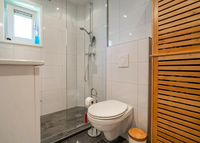 Toekomst 26 - Not Intended For Company Or Work-related * آودورب